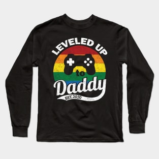 Funny New Dad 2020, Pregnancy Reveal, Gamer Dad Level Up graphic Long Sleeve T-Shirt